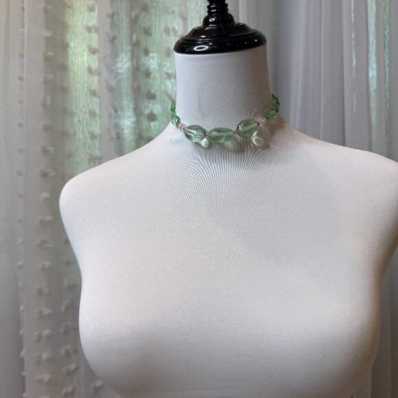 Green Beaded Choker Necklace - Picture 3 of 4
